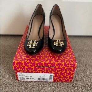 Tory Burch Black and Gold Wedges